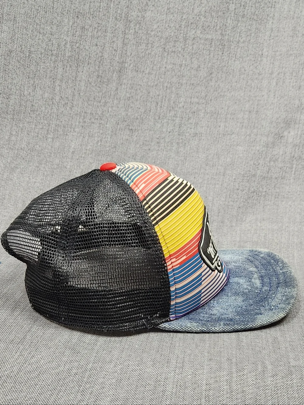 VANS Off The Wall Multi-Colored Snapback Adjustable Trucker Hat. - Picture 5 of 7